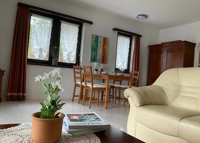 Viramonte - Charmantes Mit Pool & Seeblick Daire